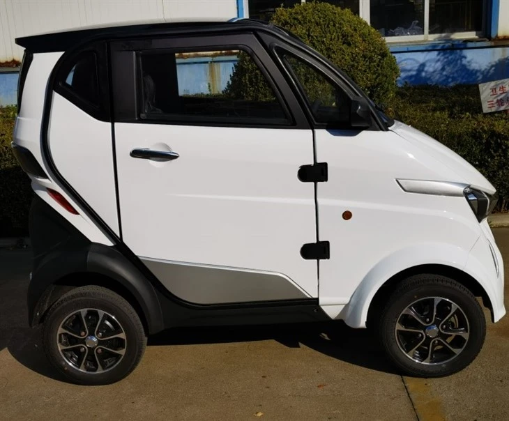 Four Wheel 60V Electric Mini E Car Closed Cabin Scooter For Selling